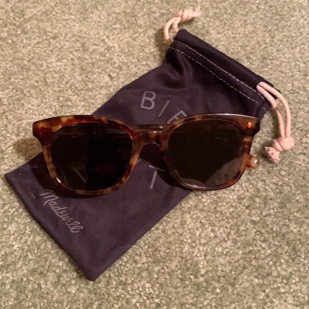 Madewell tortoiseshell sunglasses